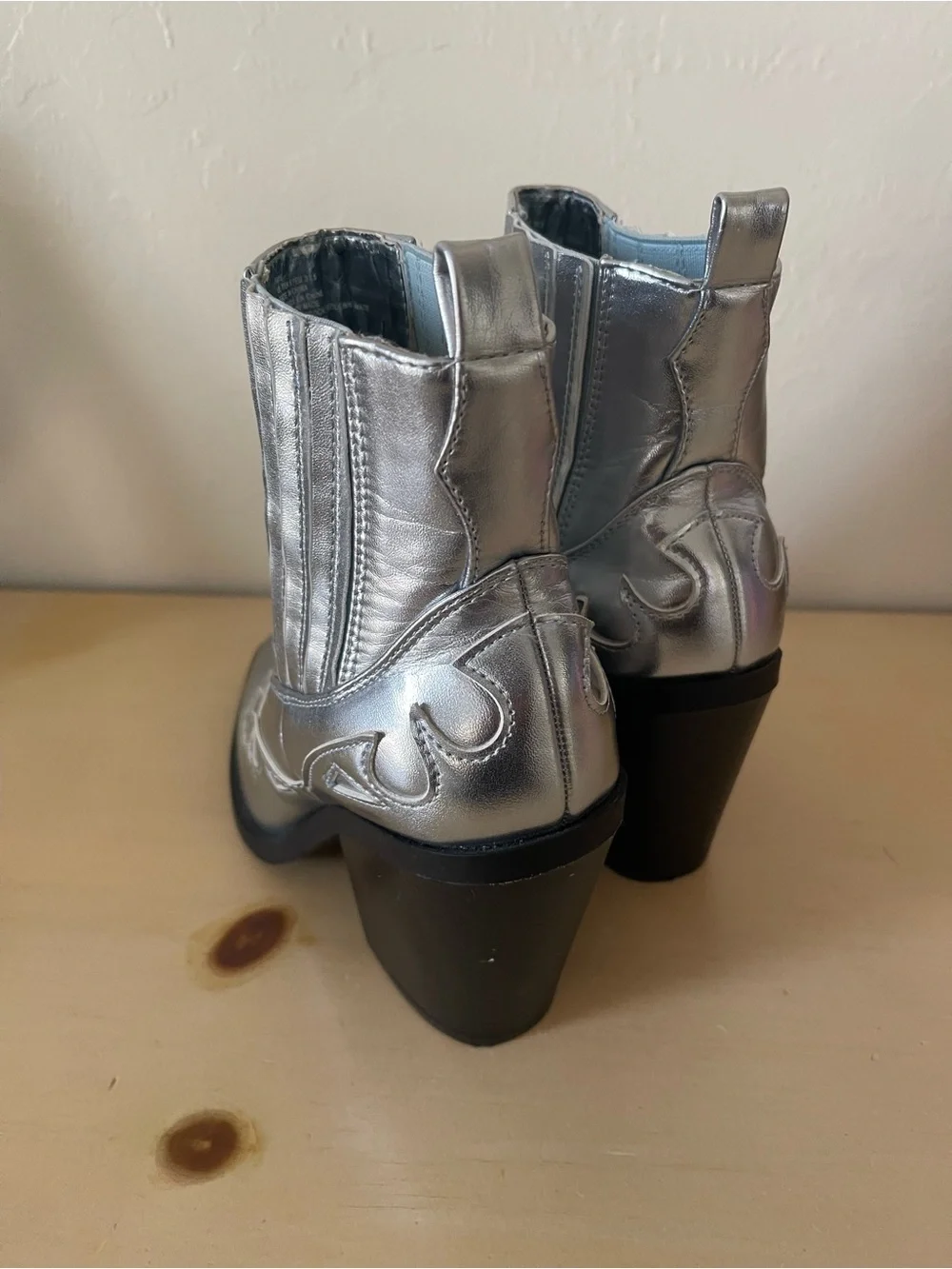 Shoe Dazzle Silver Metallic Western Ankle Booties cowboy boots 7
